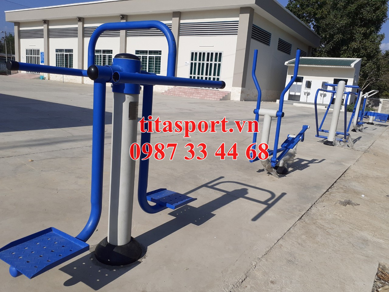 thiết bị thể thao ngoài trời trường học