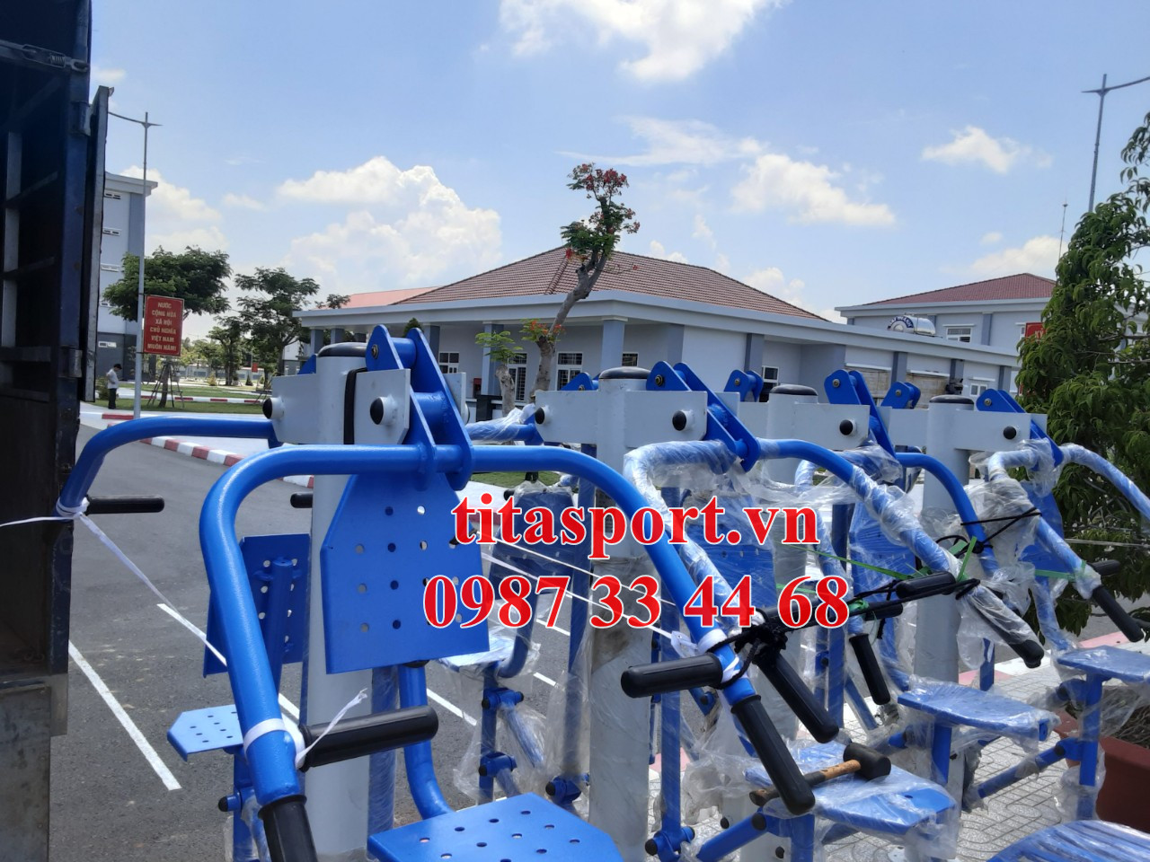 thiết bị tập thể thao ngoài trời trường học